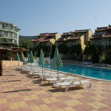 Yalta Complex Szálloda 3*