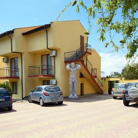 Yalta Complex 3*
