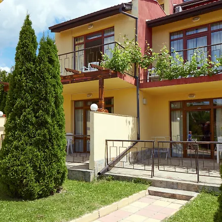Yalta Complex Szálloda 3*