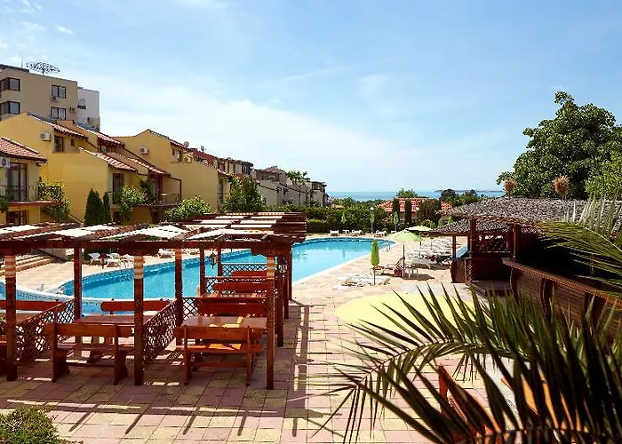 Отель Yalta Complex