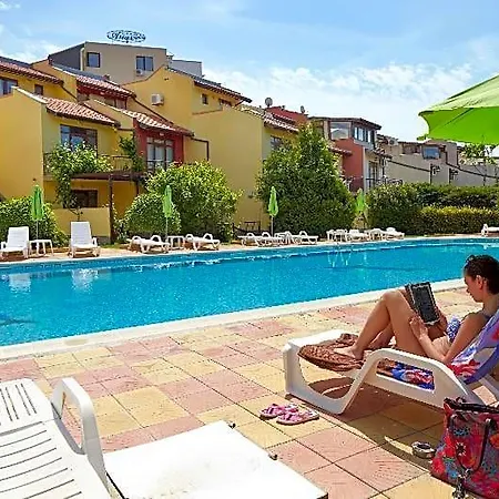 מלון Yalta Complex 3*
